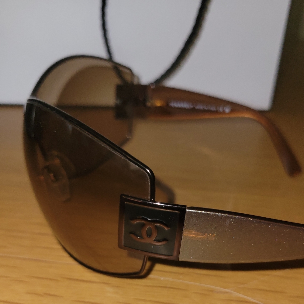 CHANEL Sunglasses with Case, Box, and Shopping Bag - Picture 7 of 9